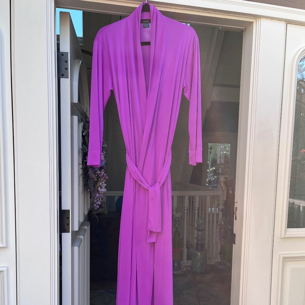 Josie Natori Fuscia full-length kimono style robe- size Medium